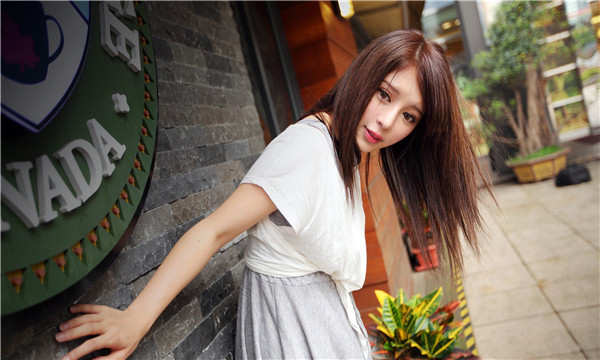 鹿泉想找一个女性生孩子给报酬-｛找个女人生孩子多少钱｝